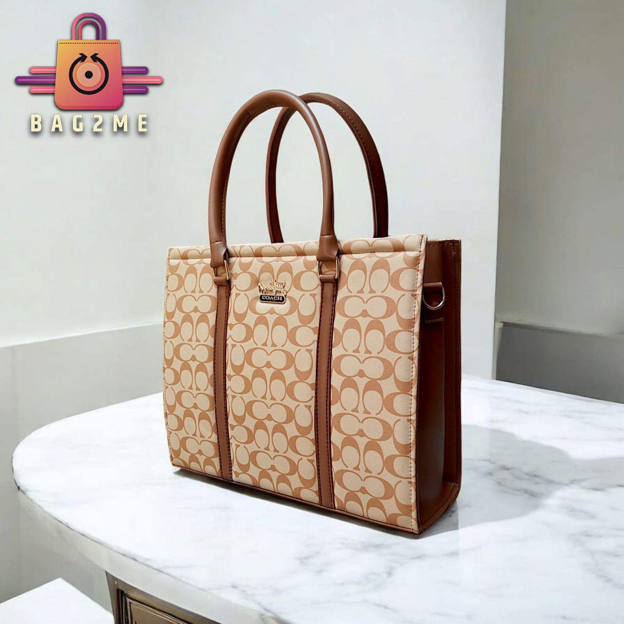 Coach Signature Tote Bag – Timeless Elegance