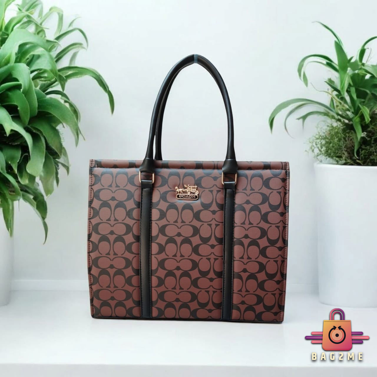 Coach Signature Tote Bag – Timeless Elegance